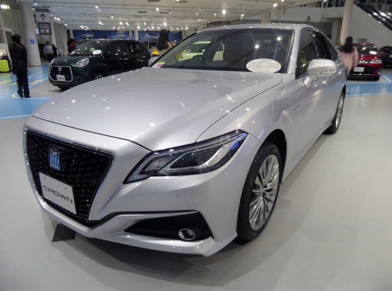 Тойота Краун 2022 гибрид