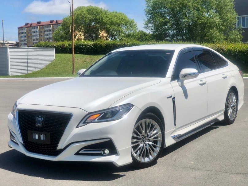 Тойота Краун 2019