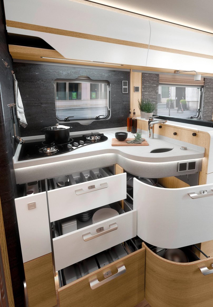Автодом Hymer b-class Masterline i 880