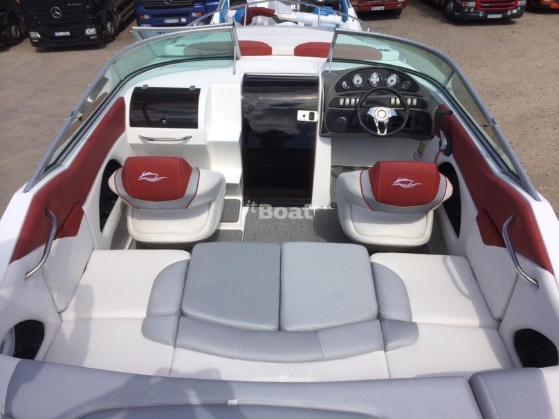 Rinker 236 Captiva катер