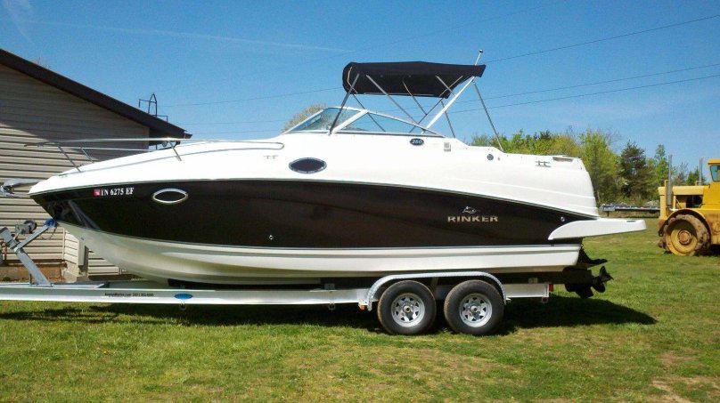 Rinker 250 Fiesta Vee