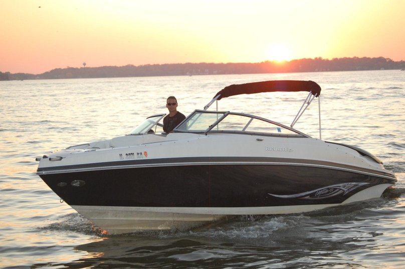 Rinker 246 2008