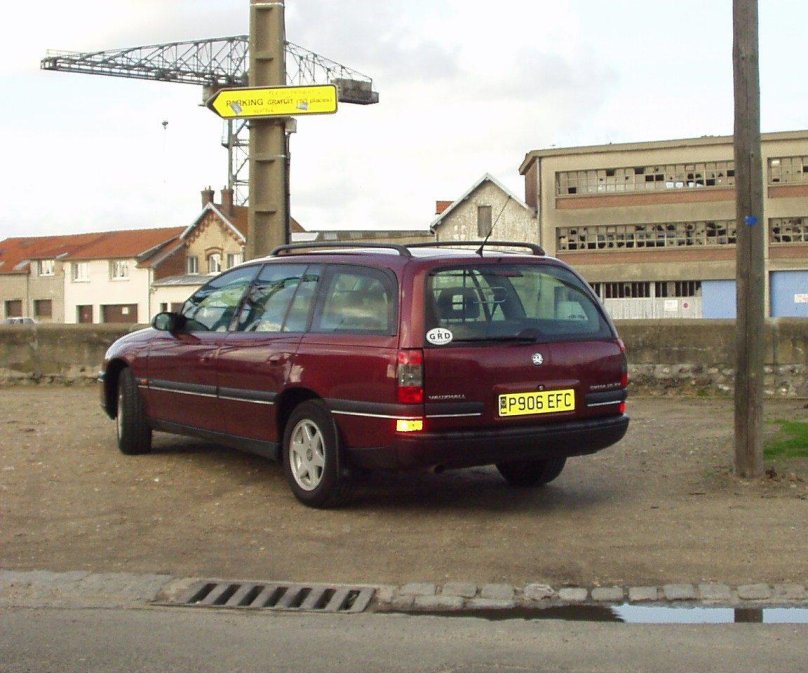 Опель Омега вагон универсал