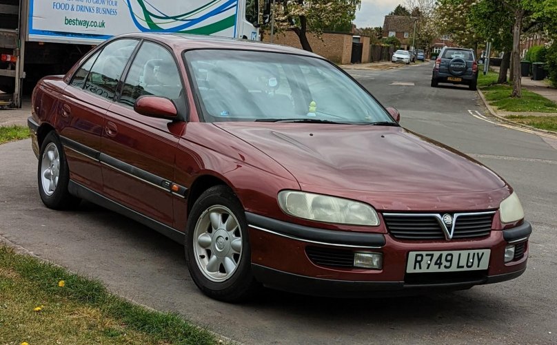 Vauxhall Omega b