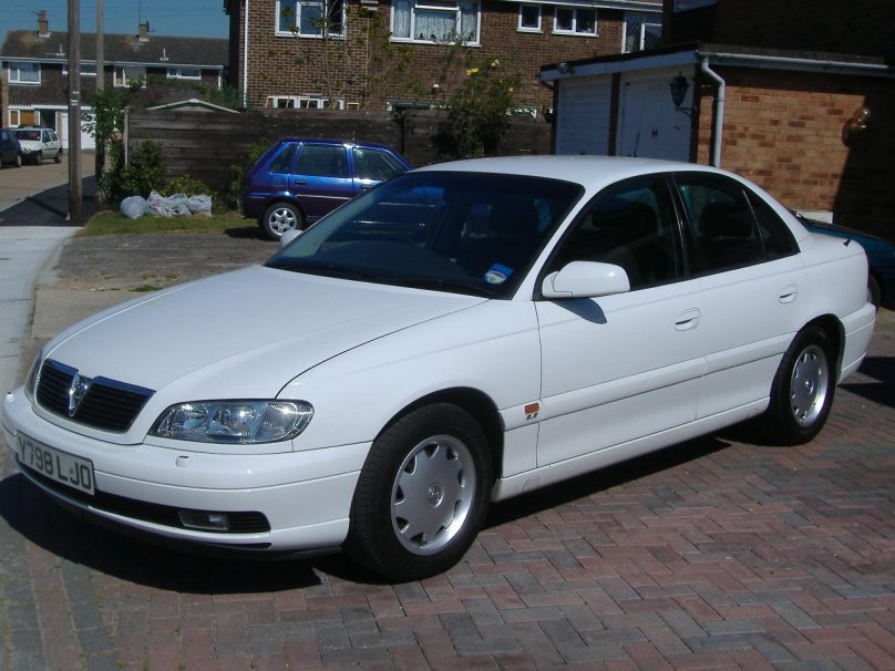 Опель Омега 2001