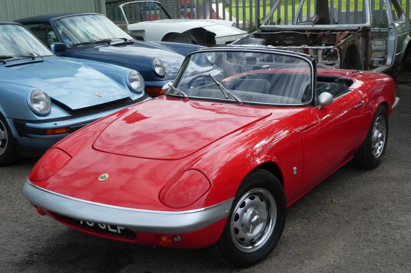 Лотус Елан м 200