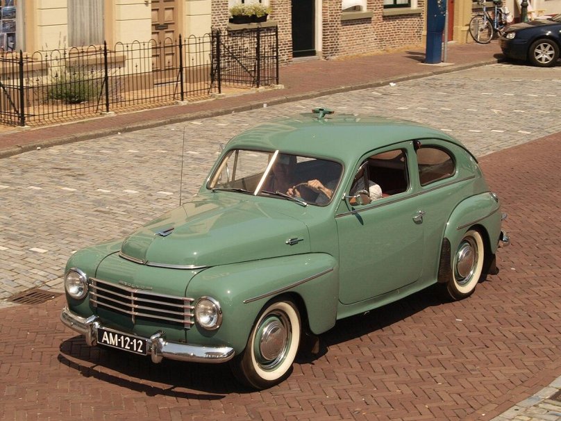 1947 Volvo PV 444