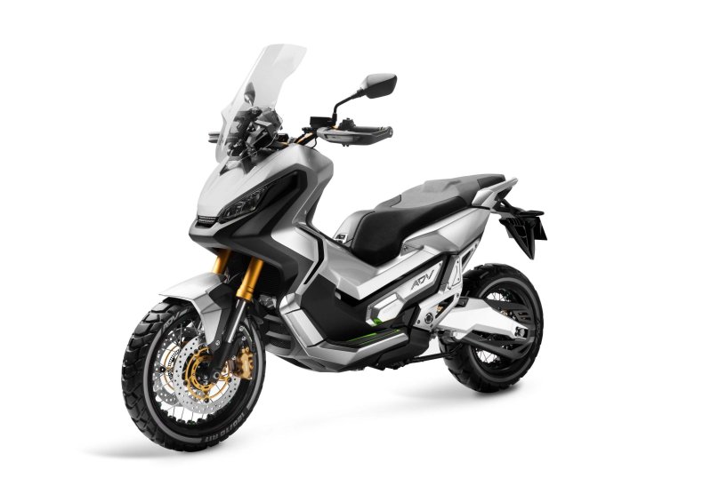 Скутер Honda ADV