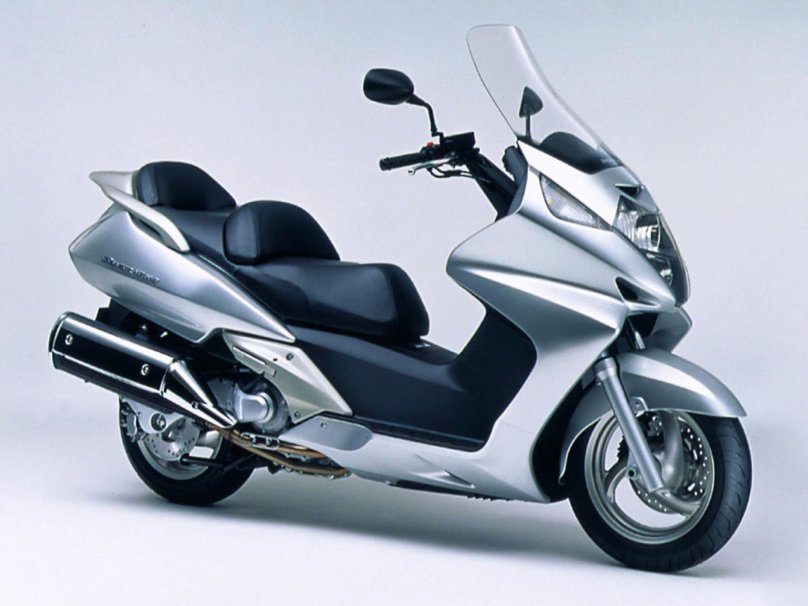 Макси скутер Honda Silverwing 600