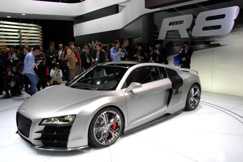 Audi r8 v12