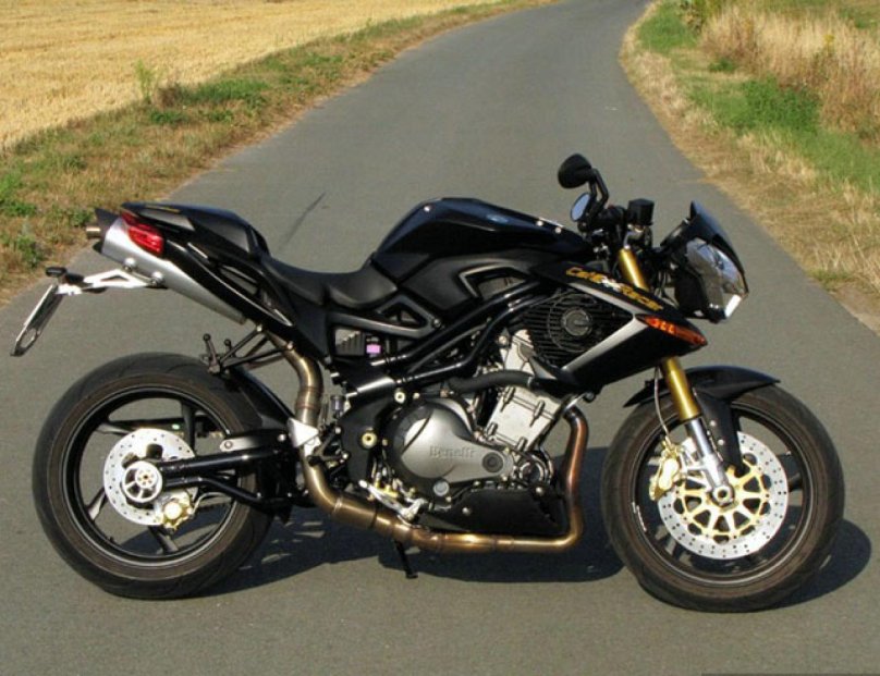 Benelli TNT 899