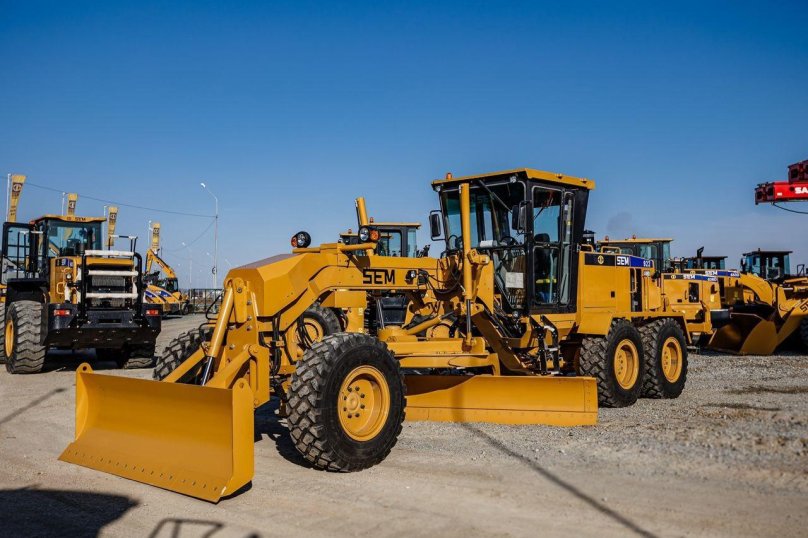 Автогрейдер sem 922