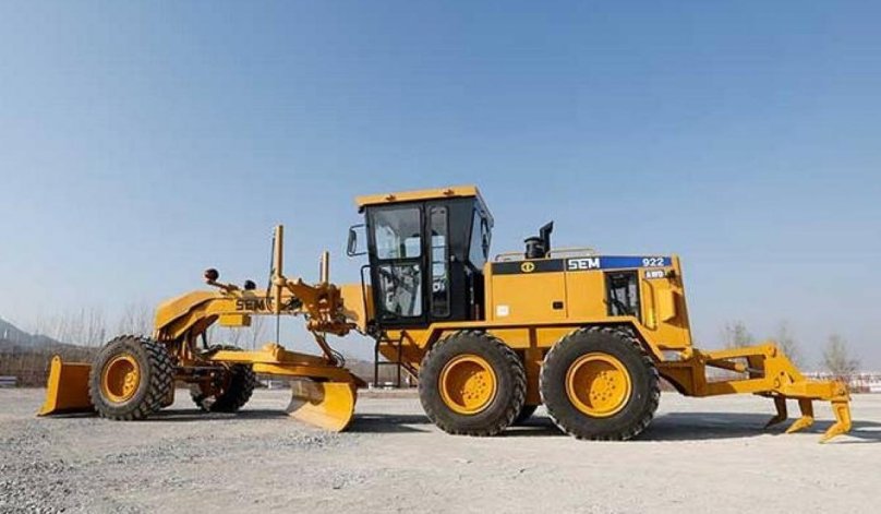 Грейдер sem 922 AWD