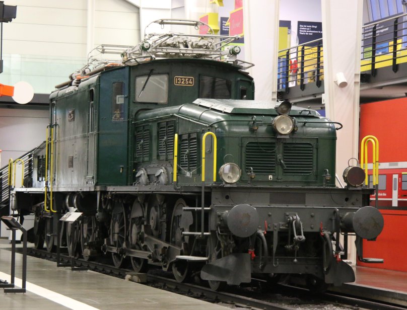 Электровоз крокодил 2т10м