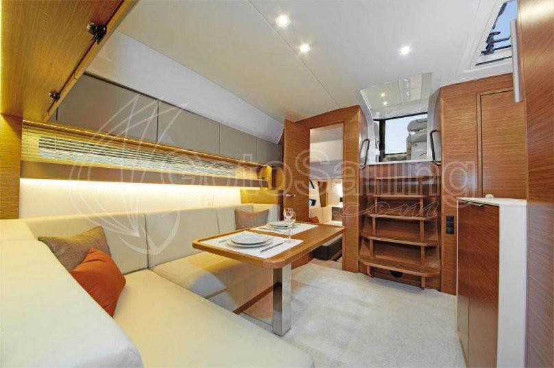 Бавария 45 яхта