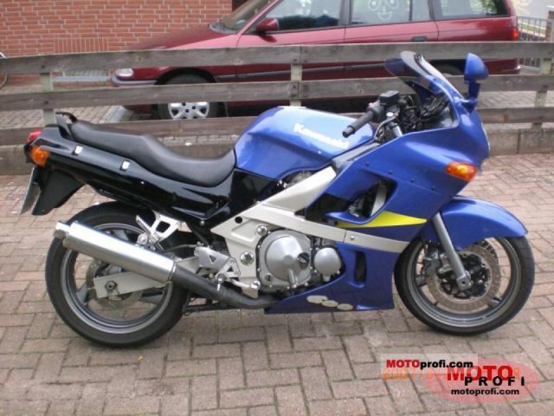 Кавасаки ЗЗР 600
