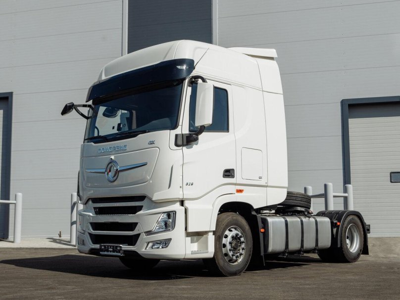 Dongfeng седельный тягач