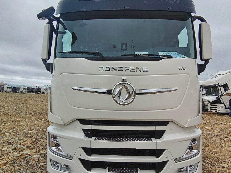 Седельный тягач Dongfeng dfh4180 4x2