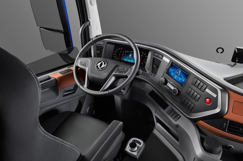 Донг Фенг тягач