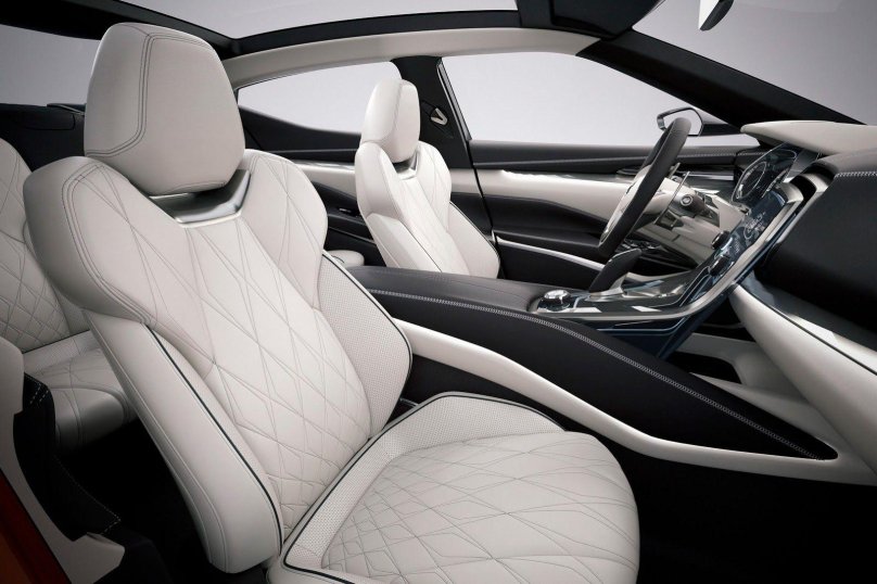 Интерьер салона автомобиля