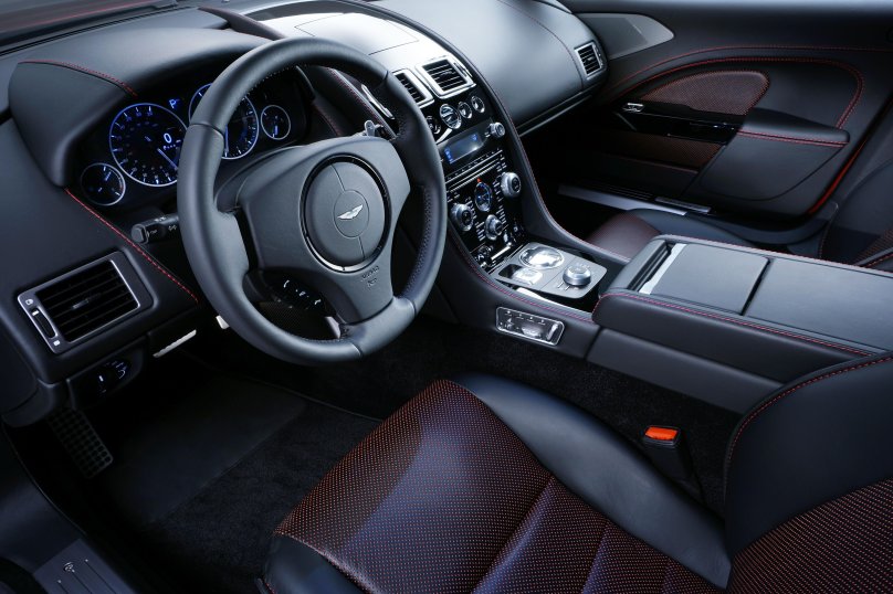 Aston Martin rapide салон