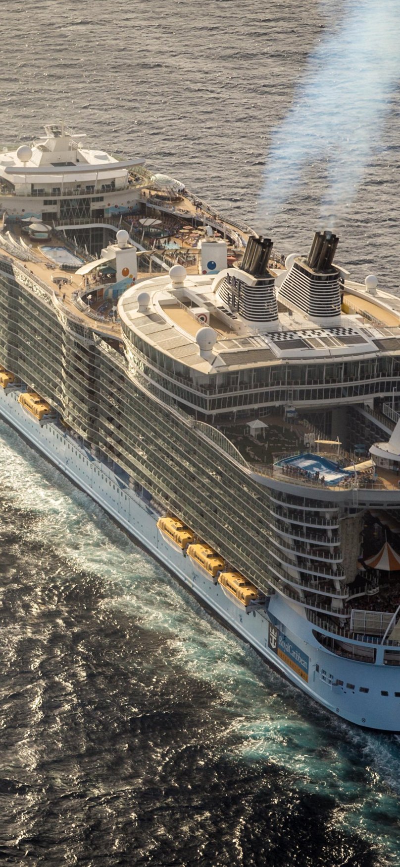 Океанский круизный лайнер