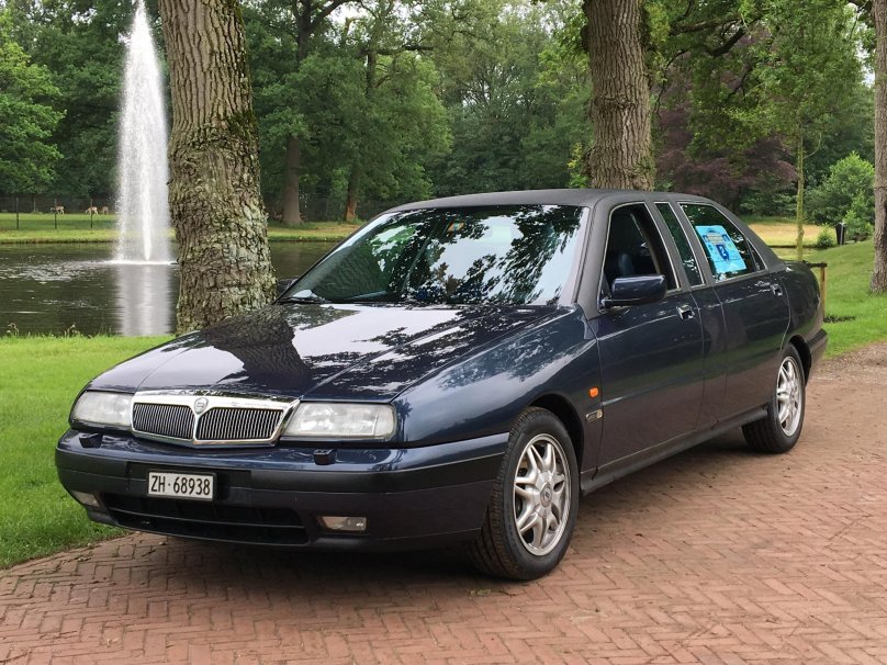 Лянча Каппа седан