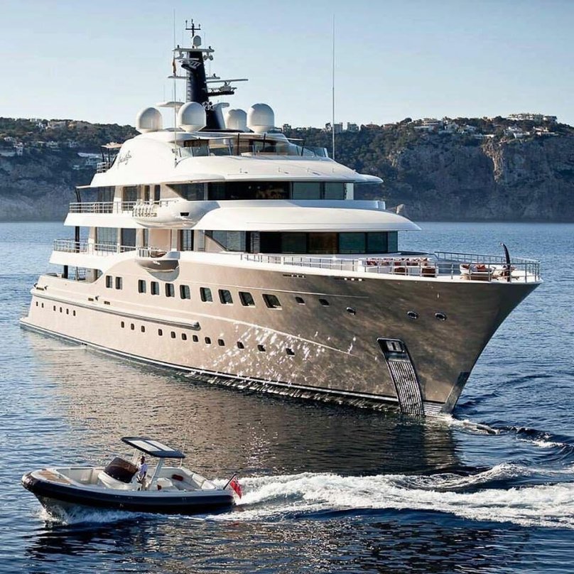 Мегаяхта Amels 272