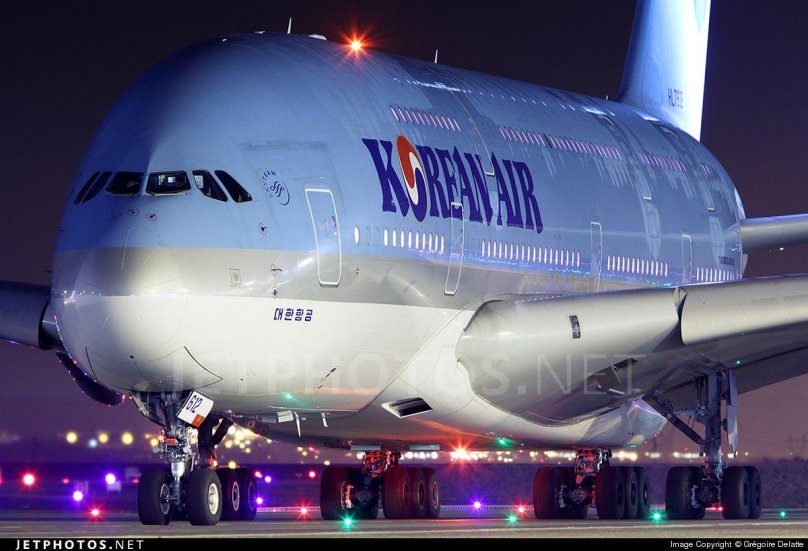 Двухэтажный Airbus a380