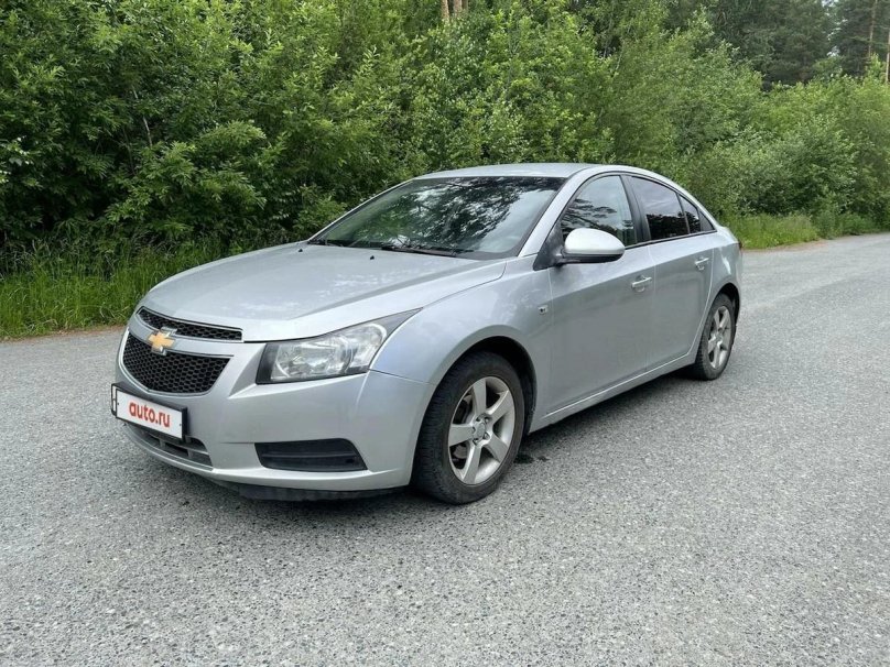 Chevrolet Cruze серебристый