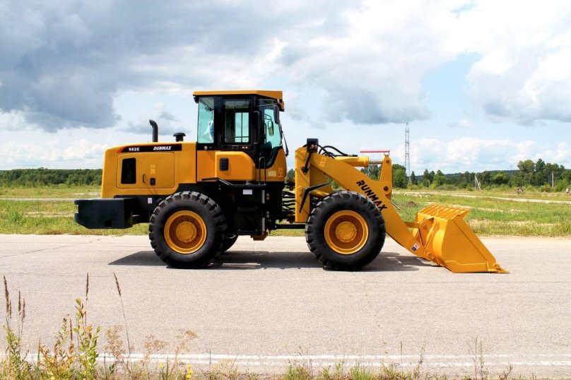 RUNMAX 982e фронтальный погрузчик