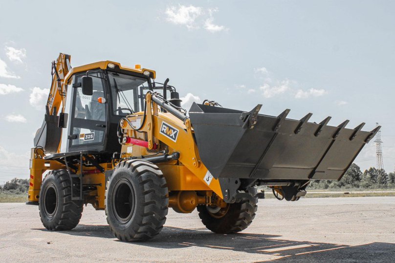 RUNMAX экскаватор погрузчик