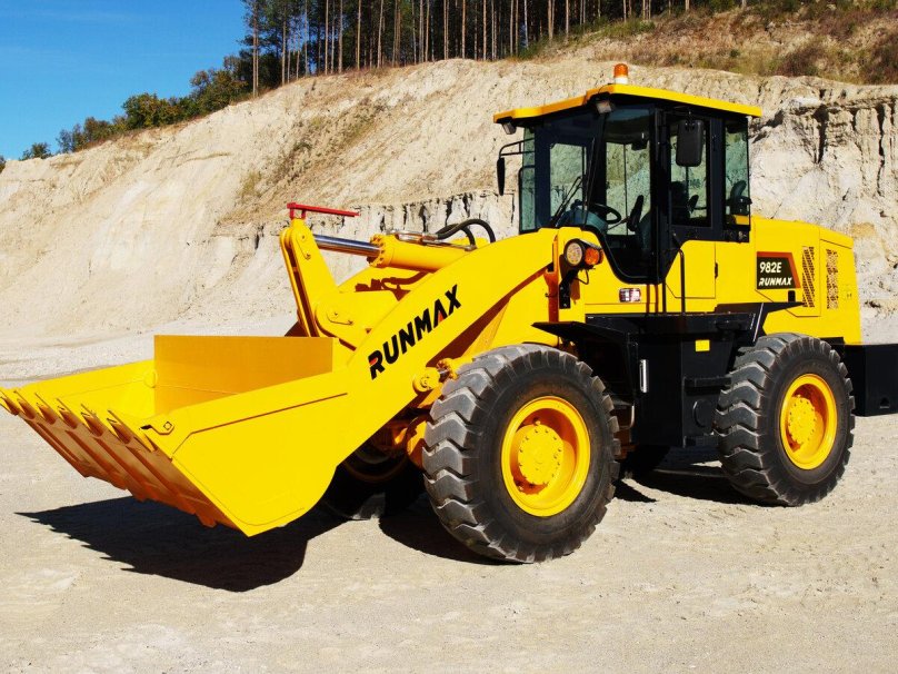 Фронтальный погрузчик RUNMAX 970e