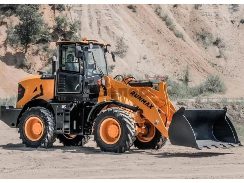 Фронтальный погрузчик RUNMAX
