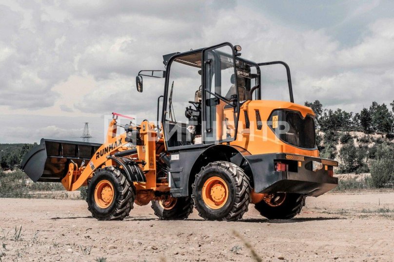 Фронтальный погрузчик RUNMAX 770e