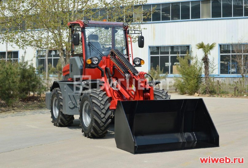 Погрузчик фронтальный телескопический RUNMAX tl872e