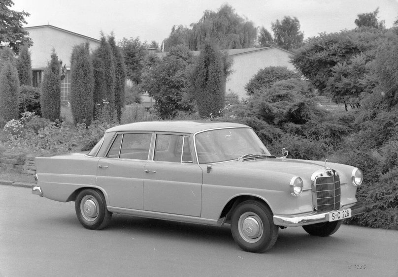 Mercedes Benz w110 Fintail