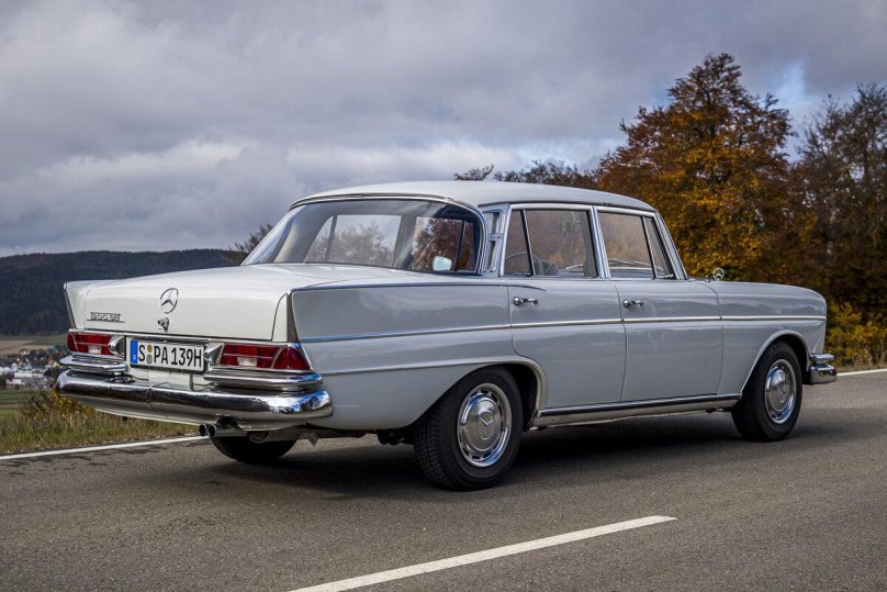 Mercedes-Benz w112 300se