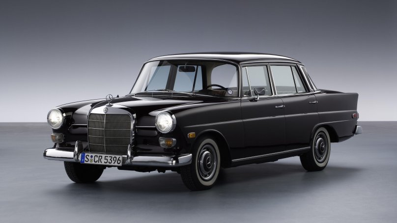 Mercedes-Benz 190 (w110)