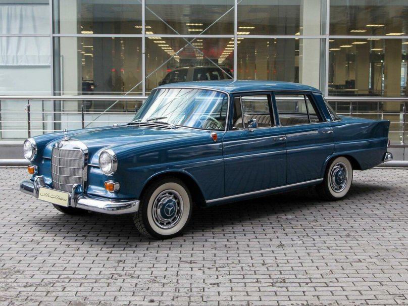 Mercedes-Benz w110