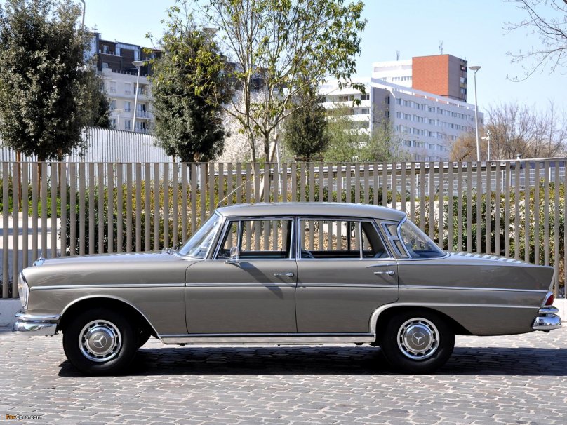 Mercedes-Benz w112 300se