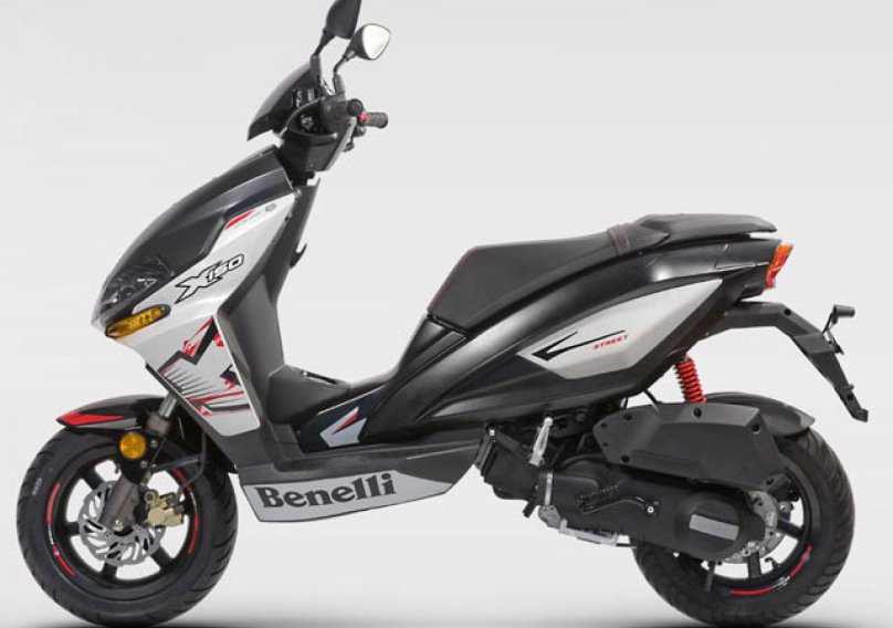 Скутер Benelli 50