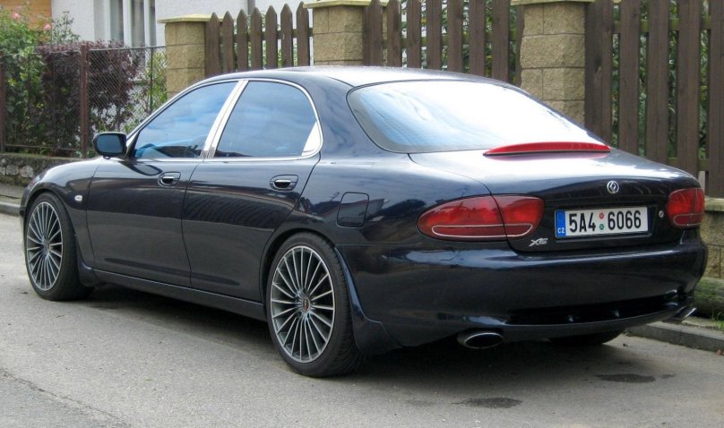 Мазда Кседос 6