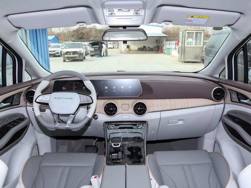 Forthing Yacht салон