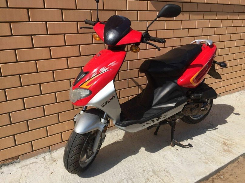 Скутер Loncin