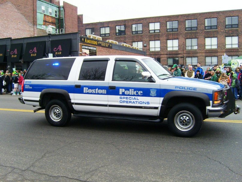 Chevy Suburban 2500 Slicktop Boston Police Department, Emergency vehicles, Police car