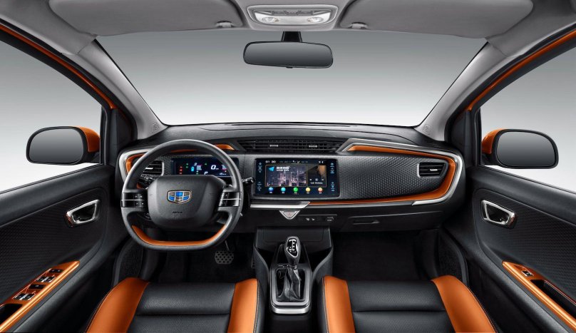 Джили кроссовер салон