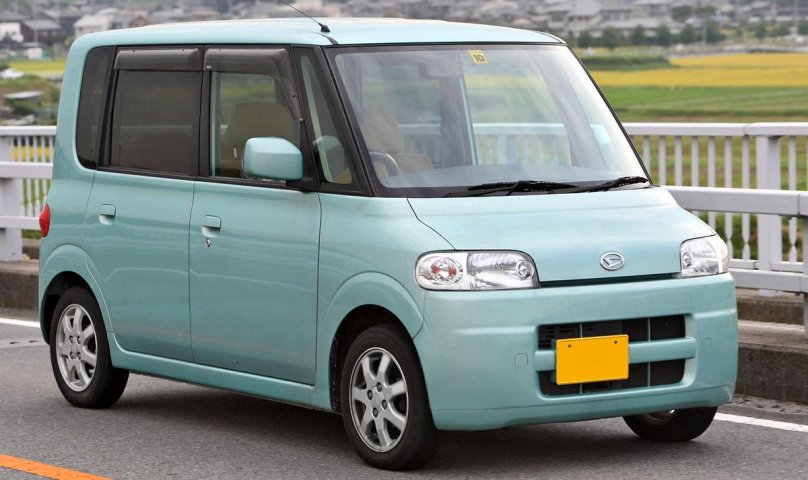Машина Daihatsu tanto