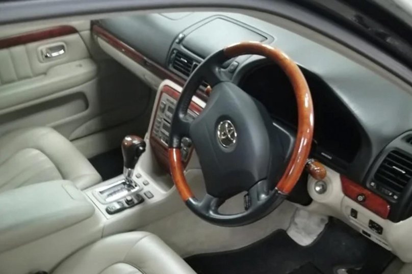 Toyota Origin салон