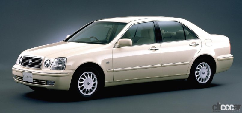 Lexus седан 2000